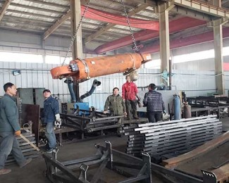 山西唯和達機械：發(fā)往霍州的導向滑靴，油缸！